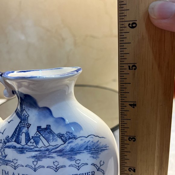 Vintage decor left handed painted pitcher porcelain blue Holland scene - Picture 4 of 9